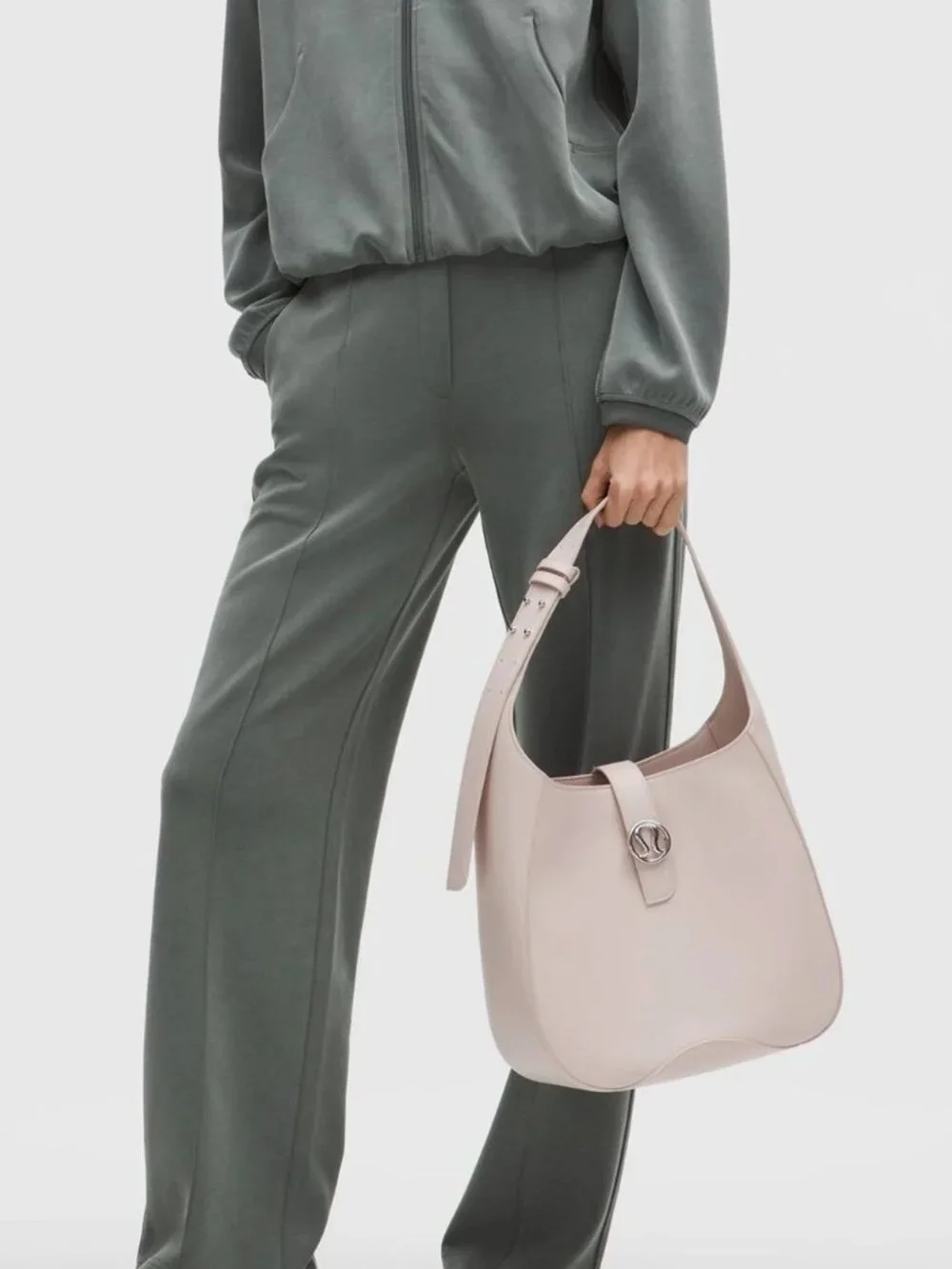 Lululemon NWT Leather Alternative Shoulder Bag Cashew 8L - Picture 2 of 12